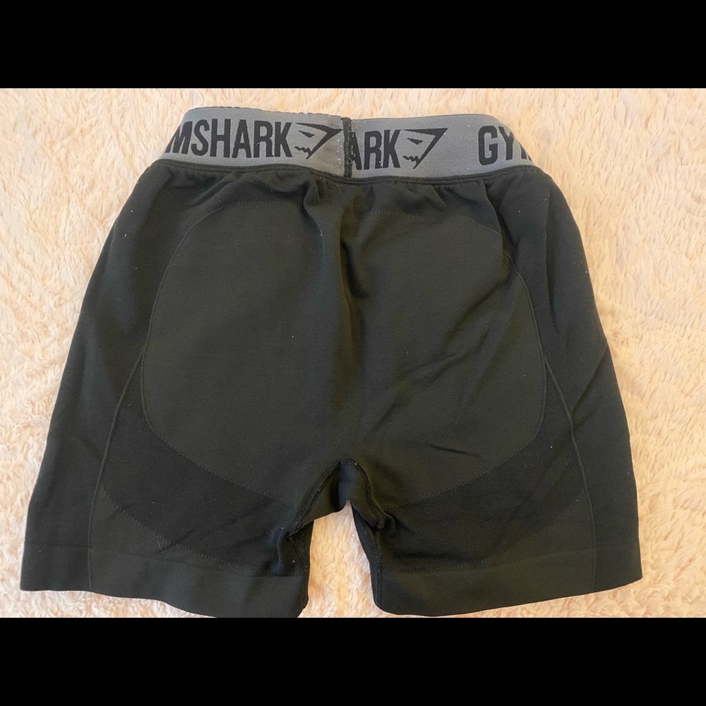 Black gym shark shorts